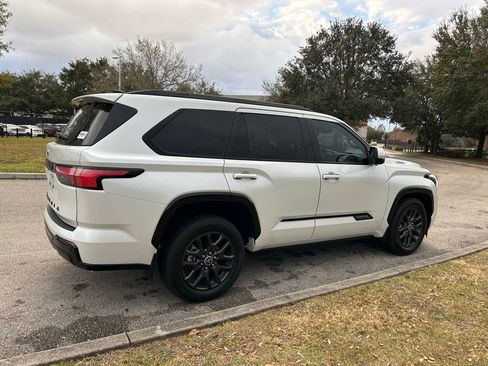 Used 2023 Toyota Sequoia Platinum image 5