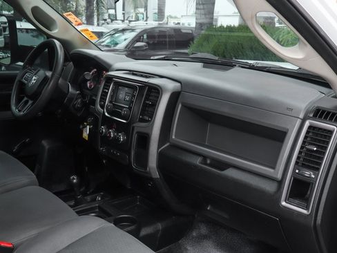 Used 2018 RAM 3500 Tradesman w/ Chrome Appearance Group image 32