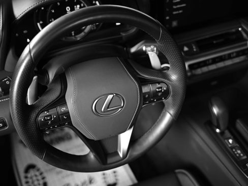 Used 2024 Lexus LC 500 Convertible image 29