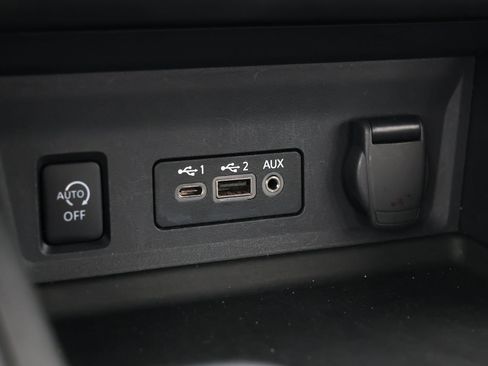 Used 2024 Nissan Sentra SV FWD image 21