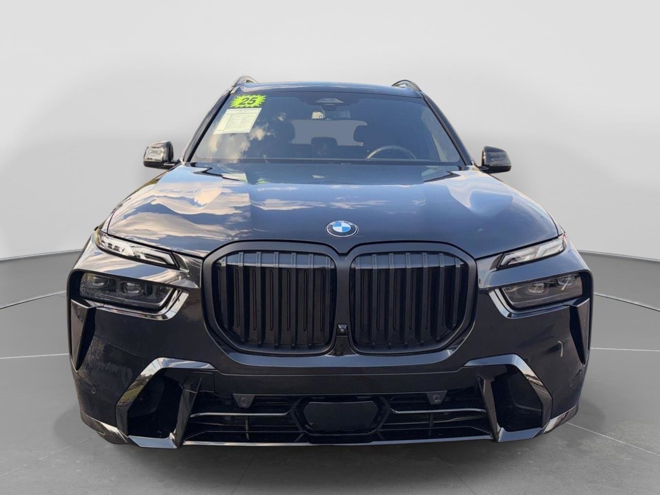 Used 2025 BMW X7 xDrive40i w/ M Sport Package AWD/4WD image 8