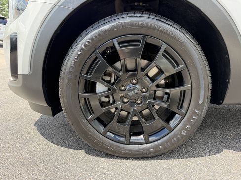 Used 2021 Kia Telluride EX w/ EX Premium Package AWD/4WD image 12