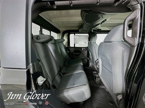 New 2025 Jeep Gladiator Sport image 20