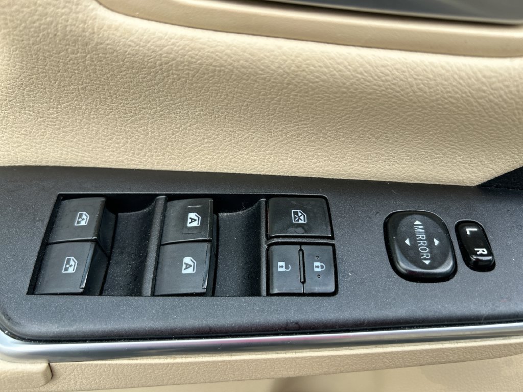 Used 2016 Toyota Camry LE FWD image 13