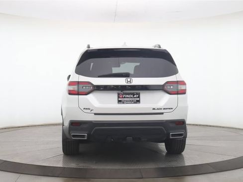 Used 2025 Honda Pilot Black Edition image 11