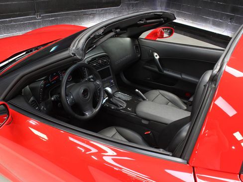 Used 2013 Chevrolet Corvette Grand Sport w/ 2LT Preferred Equipment Group image 38
