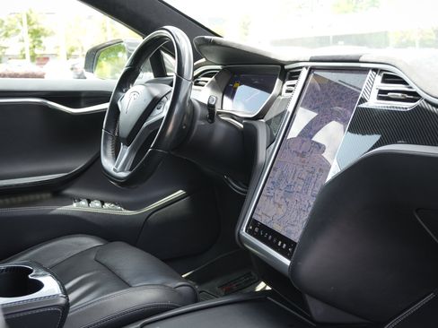 Used 2016 Tesla Model S P85D image 33