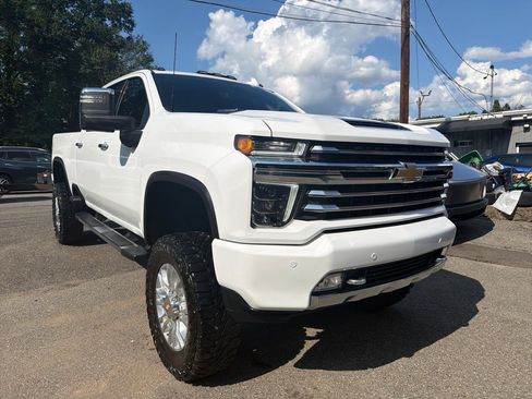 Used 2021 Chevrolet Silverado 2500 High Country w/ Z71 Off-Road Package AWD/4WD image 3