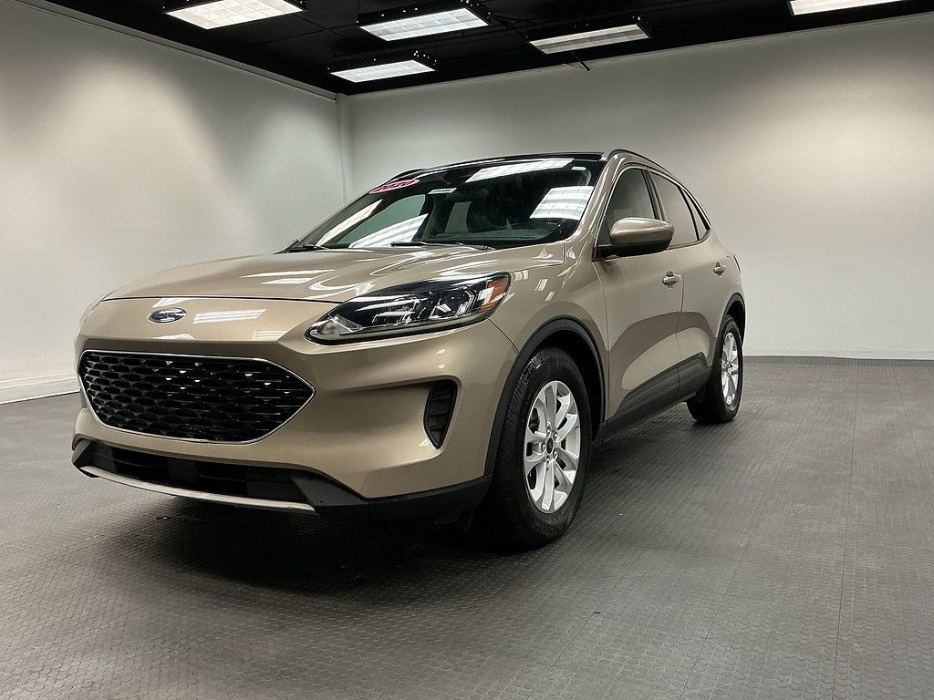 Used 2020 Ford Escape SE FWD image 1