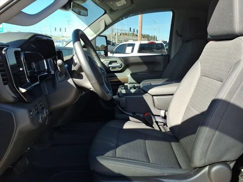 Used 2025 Chevrolet Silverado 3500 LT image 16