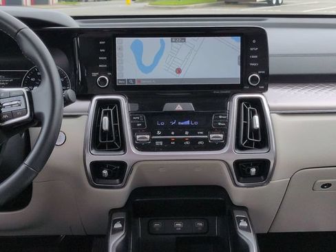 Used 2022 Kia Sorento S FWD image 18