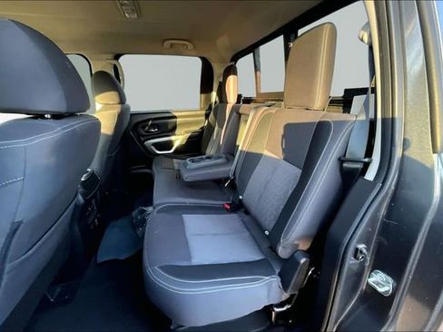 Used 2021 Nissan Titan SV w/ SV Convenience Package image 16