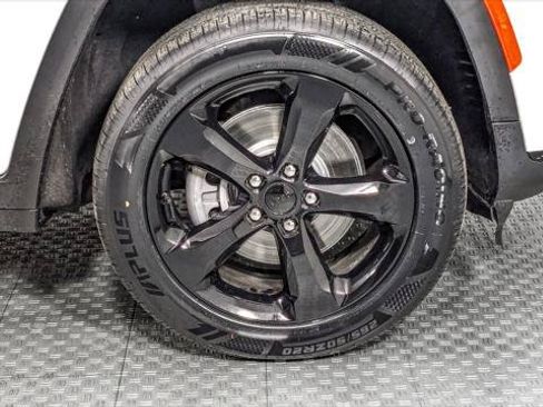 Used 2023 Jeep Grand Cherokee L Limited w/ Black Appearance Package RWD image 35