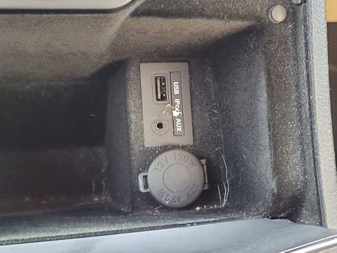Used 2013 Hyundai Azera FWD image 25