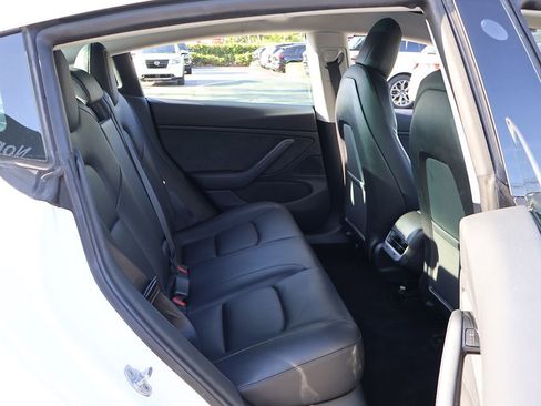 Used 2019 Tesla Model 3 Long Range RWD image 34