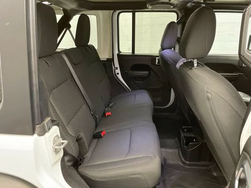 Used 2022 Jeep Wrangler Unlimited Sport AWD/4WD image 25