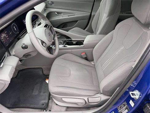 Used 2023 Hyundai Elantra SEL w/ Convenience Package image 20