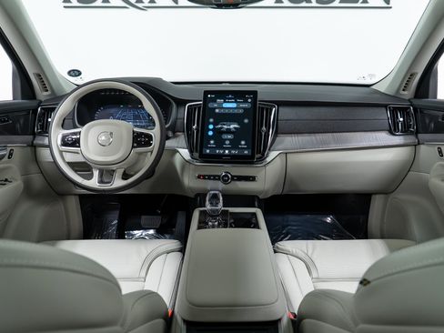 New 2026 Volvo XC90 B6 Ultra w/ Protection Package image 15