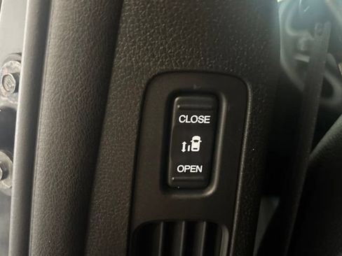 Used 2025 Honda Odyssey EX-L image 24