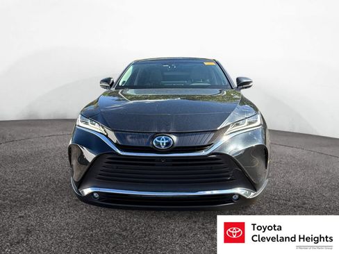 Used 2023 Toyota Venza Limited AWD/4WD image 2