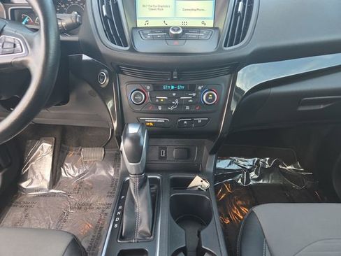 Used 2019 Ford Escape SE image 11