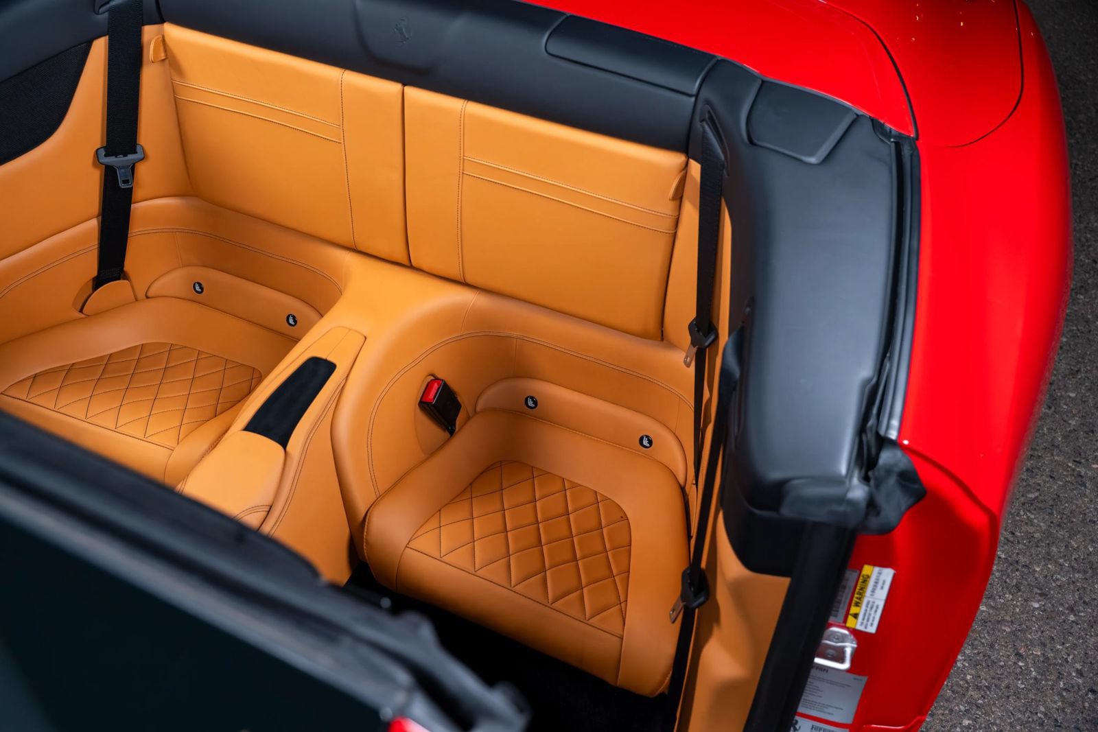 Used 2015 Ferrari California T RWD image 13