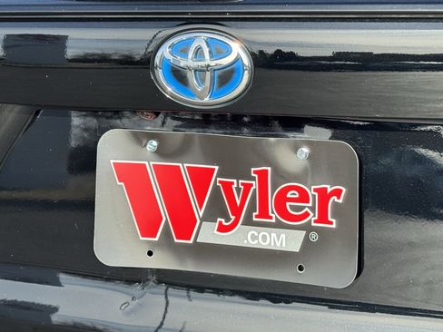 Used 2020 Toyota RAV4 XLE image 45