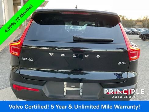 Certified 2025 Volvo XC40 B5 Core image 11
