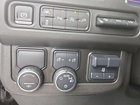 Used 2021 Chevrolet Tahoe High Country RWD image 25
