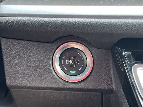 Used 2024 Chevrolet Traverse LT AWD/4WD image 8