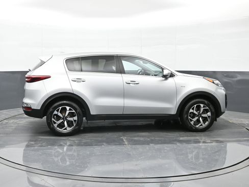 Used 2020 Kia Sportage LX image 9