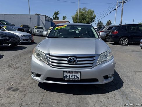 Used 2011 Toyota Avalon Limited FWD image 2