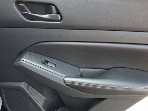 Used 2024 Nissan Altima 2.5 SV FWD image 14