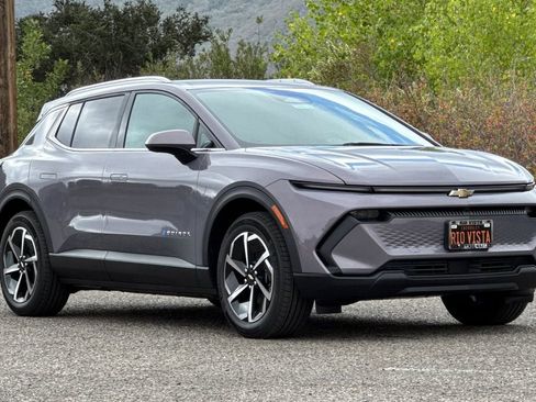 New 2026 Chevrolet Equinox EV LT image 2