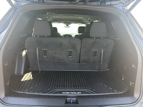 Certified 2023 Chevrolet Traverse LT FWD image 19