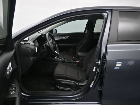 Used 2023 Kia Forte LXS FWD image 20
