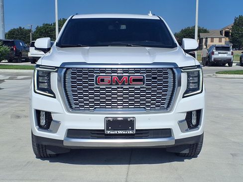 Used 2022 GMC Yukon Denali AWD/4WD image 2