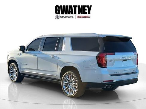 Used 2025 GMC Yukon XL Denali w/ Denali Reserve Package image 4