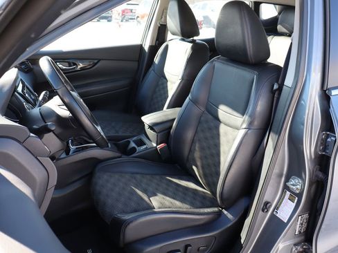 Used 2021 Nissan Rogue Sport SV w/ Technology Package image 12