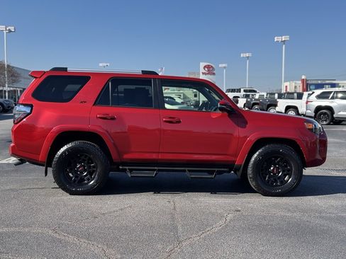Used 2022 Toyota 4Runner SR5 Premium image 7