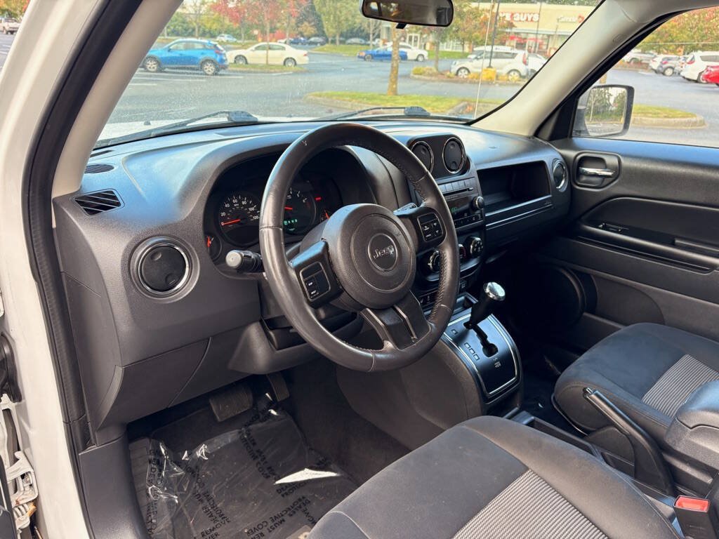 Used 2012 Jeep Patriot Latitude AWD/4WD image 11