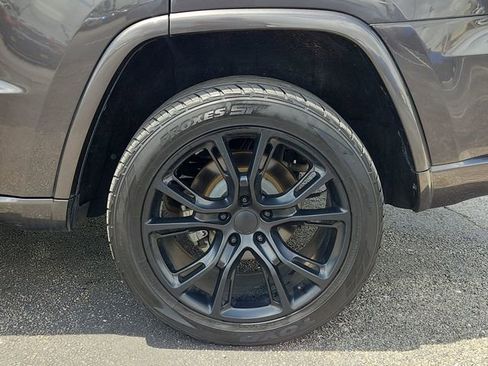 Used 2017 Jeep Grand Cherokee Altitude RWD image 33