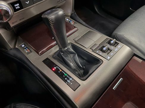 Used 2018 Lexus GX 460 Premium w/ Premium Package image 9