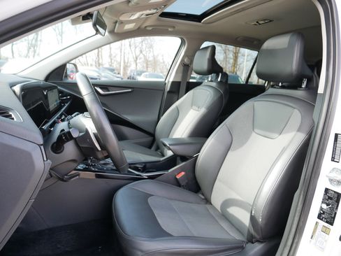 Certified 2023 Kia Niro EX Touring image 35