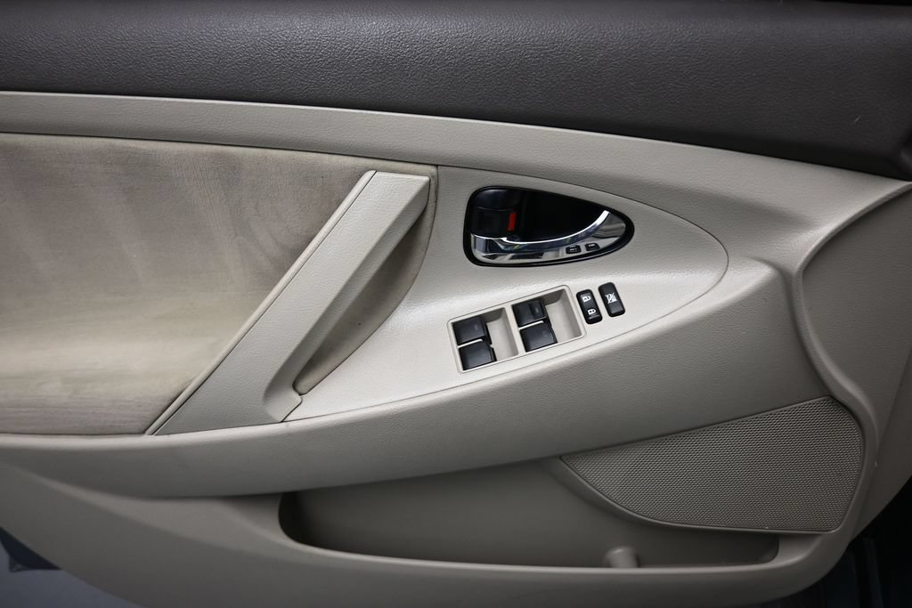 Used 2011 Toyota Camry LE w/ LE Extra-Value Pkg FWD image 10