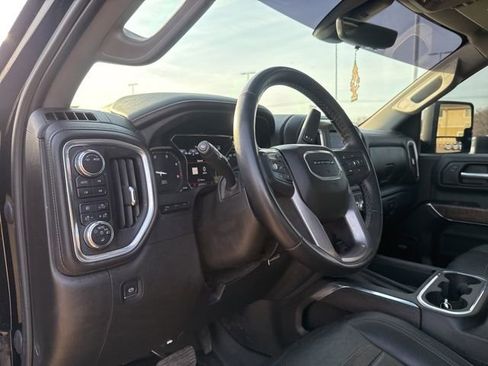 Used 2023 GMC Sierra 2500 Denali w/ Denali Black Diamond Edition image 12