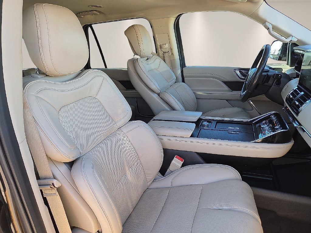 Used 2018 Lincoln Navigator Select w/ Technology Package RWD image 8