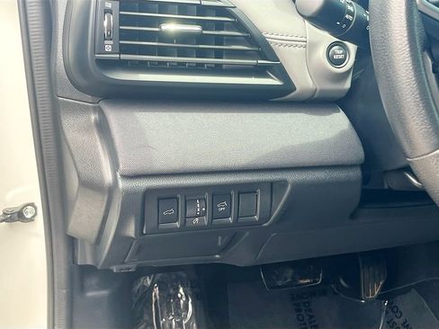 Used 2025 Subaru Outback Premium w/ Popular Package #1A AWD/4WD image 10