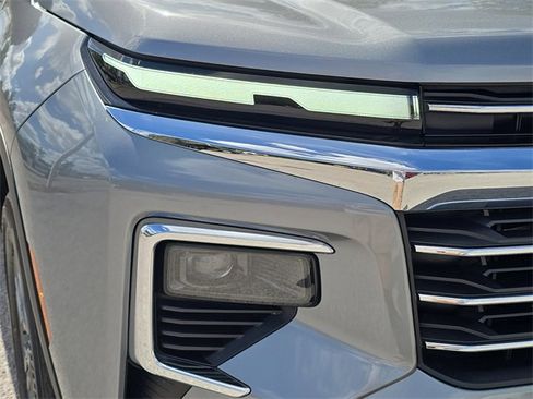 Used 2024 Chevrolet Traverse LT image 7