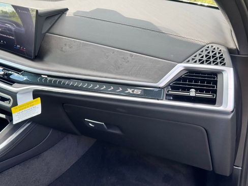 Used 2026 BMW X5 xDrive40i w/ Climate Comfort Package image 22